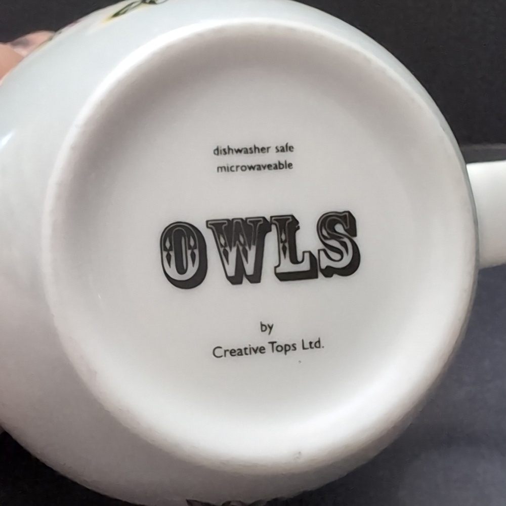 OWLS Collectable Vintage Design White Ceramic Mug - Picture 6 of 7